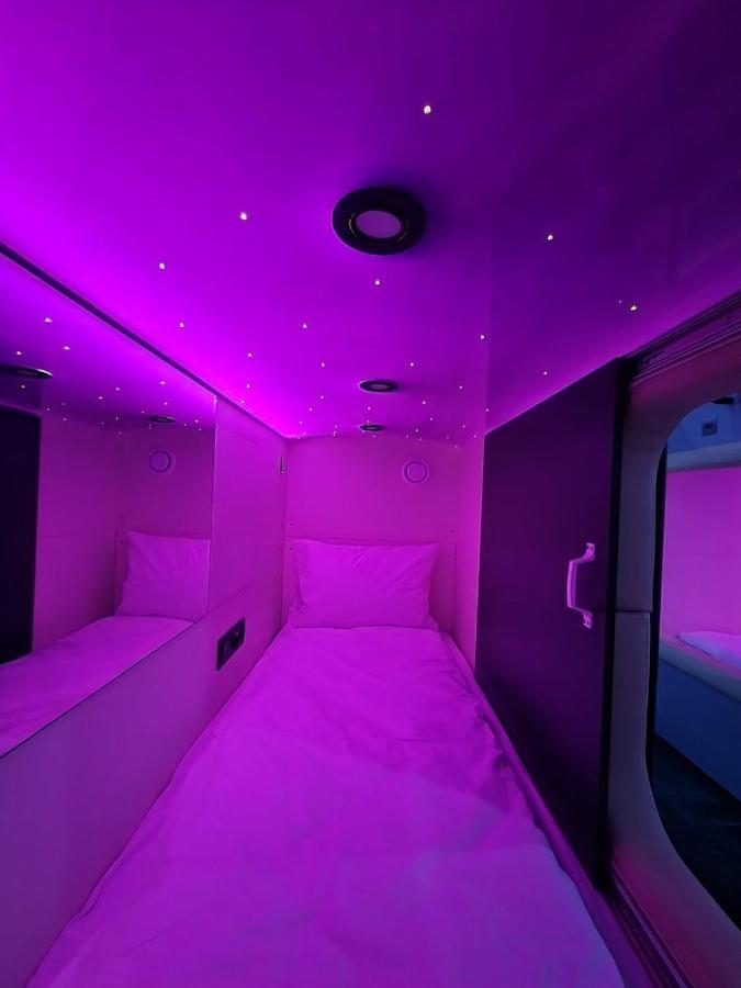 Capsule Hotel Constellation 91 Λβιβ Εξωτερικό φωτογραφία