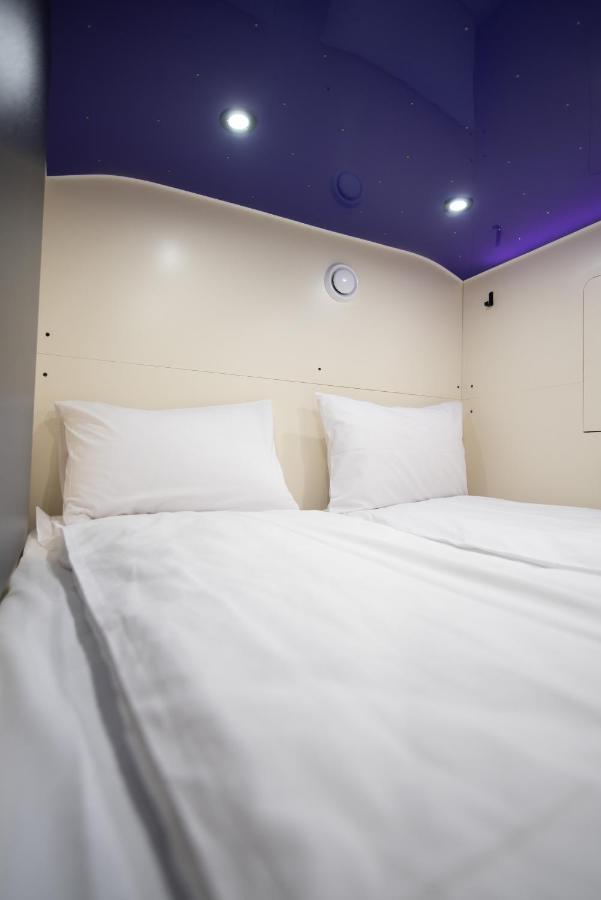 Capsule Hotel Constellation 91 Λβιβ Εξωτερικό φωτογραφία